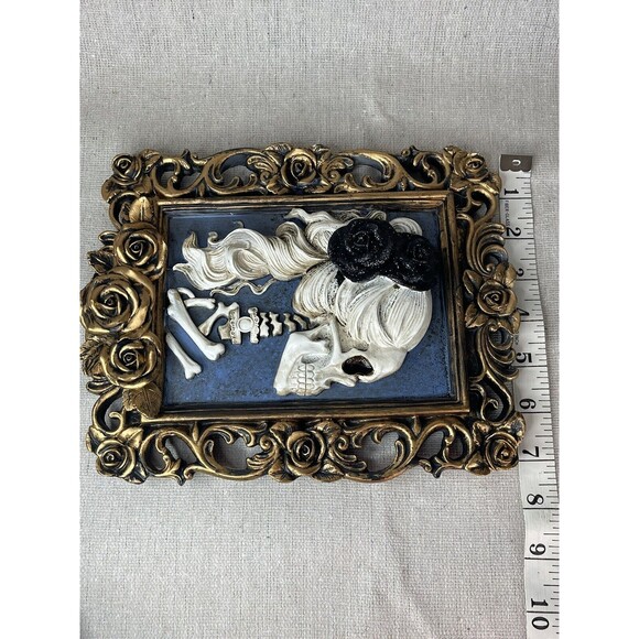 Halloween 3D Female Skeleton Victorian in Floral Gothic Frame Decor Skull Spooky - Picture 9 of 9